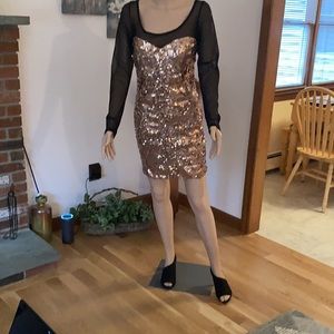 Elegant gold sequence front ban black V dress